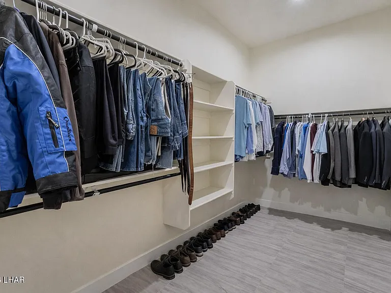 1631 E Laurel Dr — Photo 21