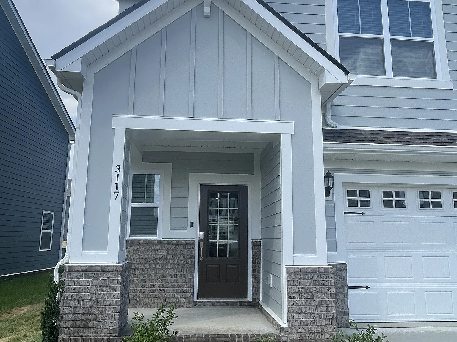 4 bed, 2.5 bath, 2099 sqft, $2,399 — Photo 3
