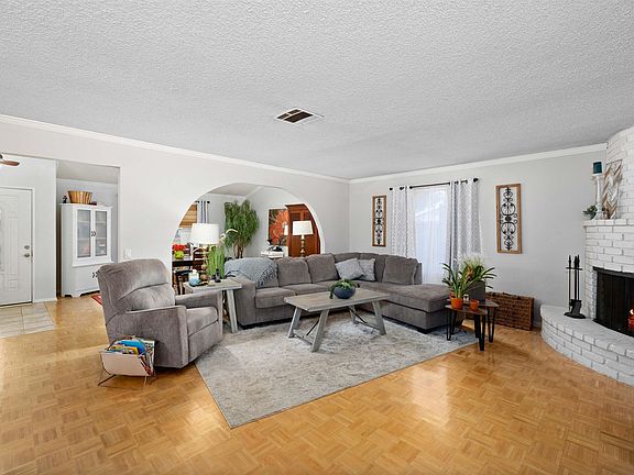 5th image of 4512 W Avenue L8