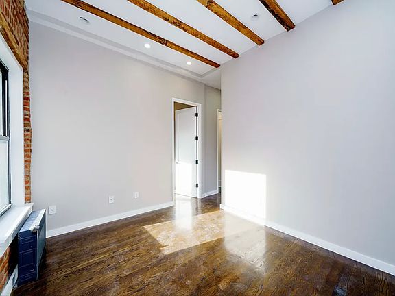 3rd image of 280 E 10th St APT 28