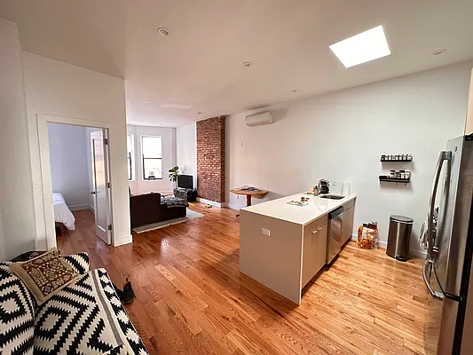 Rented by Massada Home Sales Inc | media 16