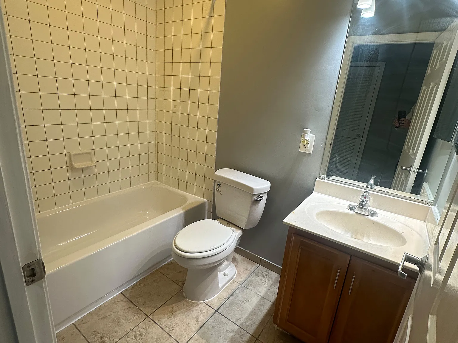 1 bed, 1.0 bath, $1,550 — Photo 2