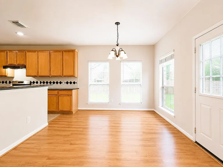 1815 Granite Field Ln — Photo 12