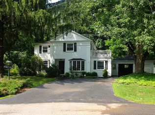 42 Ruskin Ct, East Aurora, NY 14052