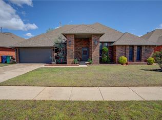 12112 Skyway Ave, Oklahoma City, OK 73162