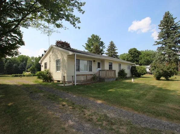 4887 S Green Ave, Fremont, MI 49412