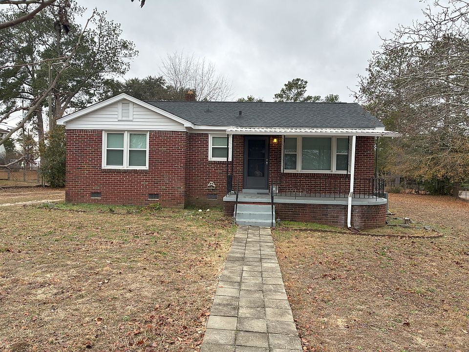 1st image of 617 Holland Cir