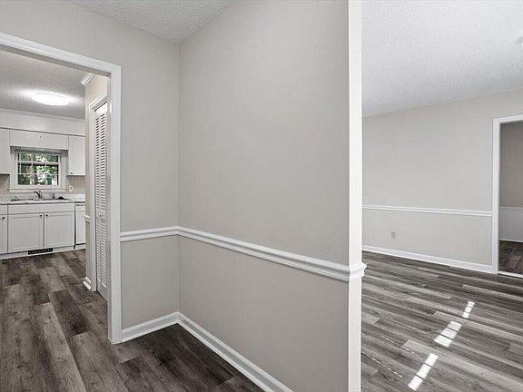 4th image of 8233 Clear Brook Dr