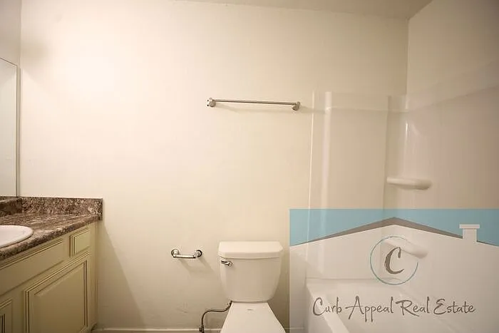 3718 Churchill Dr — Photo 13