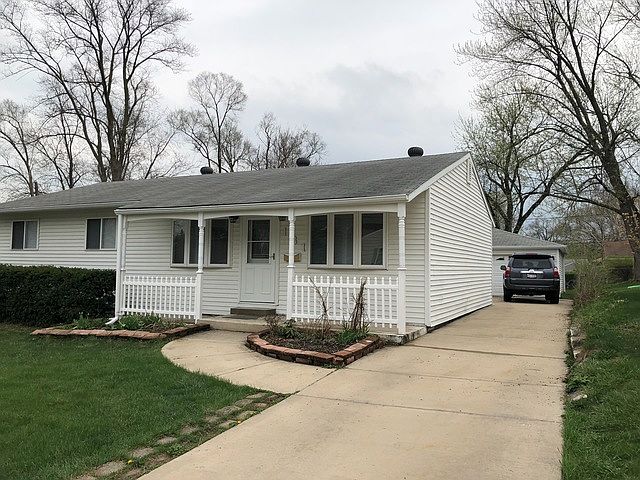 1st image of 131 Oxford Ln