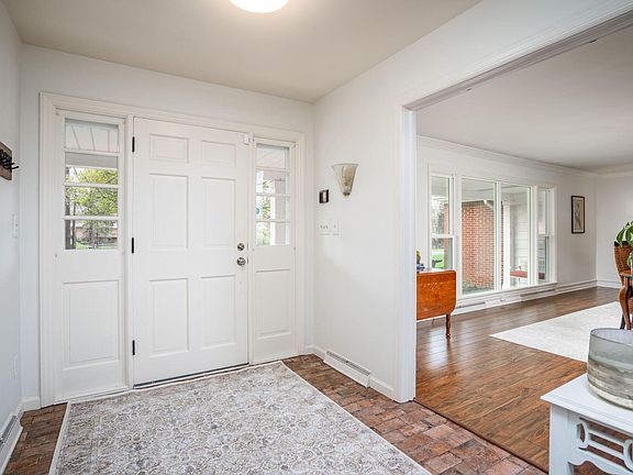 5th image of 3927 N Big Spring Dr SW