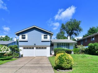 51 Sandy Hollow Rd, Port Washington, NY 11050