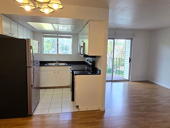 4th image of 1030 E Quail Vista Ct APT K