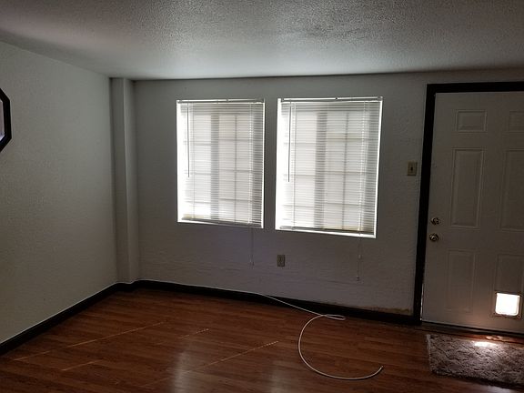 5th image of 611 Walnut St