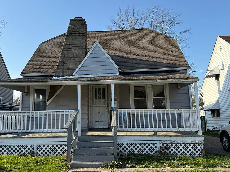 18761 Raymond St — Photo 1
