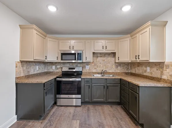 711 N Ray St, Alvarado, TX 76009