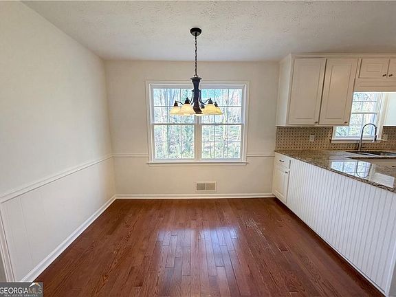 5th image of 197 Rockbridge Rd SW