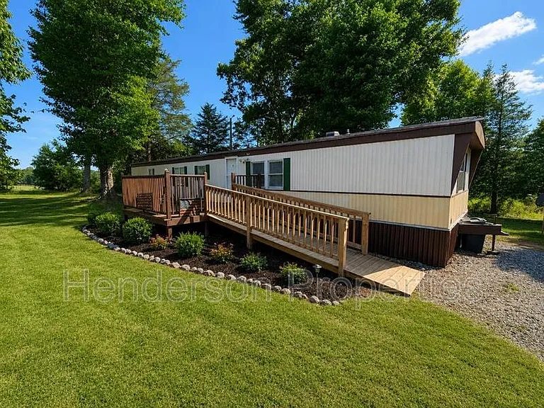733 Indian Hill Rd — Photo 1
