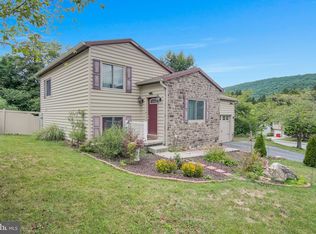 16 Yankee Dr, Mount Holly Springs, PA 17065