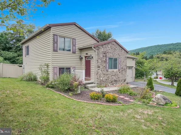 16 Yankee Dr, Mount Holly Springs, PA 17065