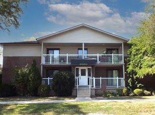 2329 Belyea St #3, Oakville, ON L6L 1N7