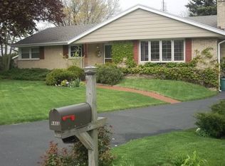 6822 W Plainfield Ave, Greenfield, WI 53220