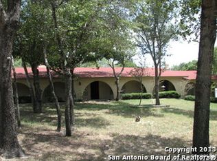 1047 Bluebonnet Ln, Adkins, TX 78101