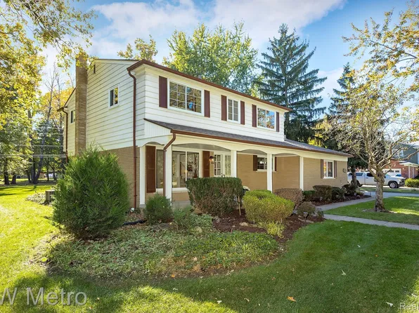 2598 Otter St, Warren, MI 48092