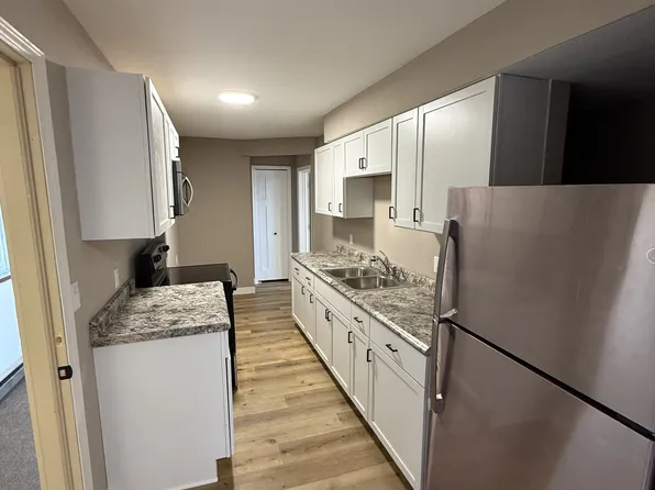 365 State St N APT 6, Eden Valley, MN 55329