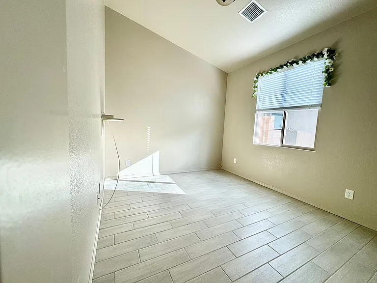 267 Berwick Pl — Photo 15
