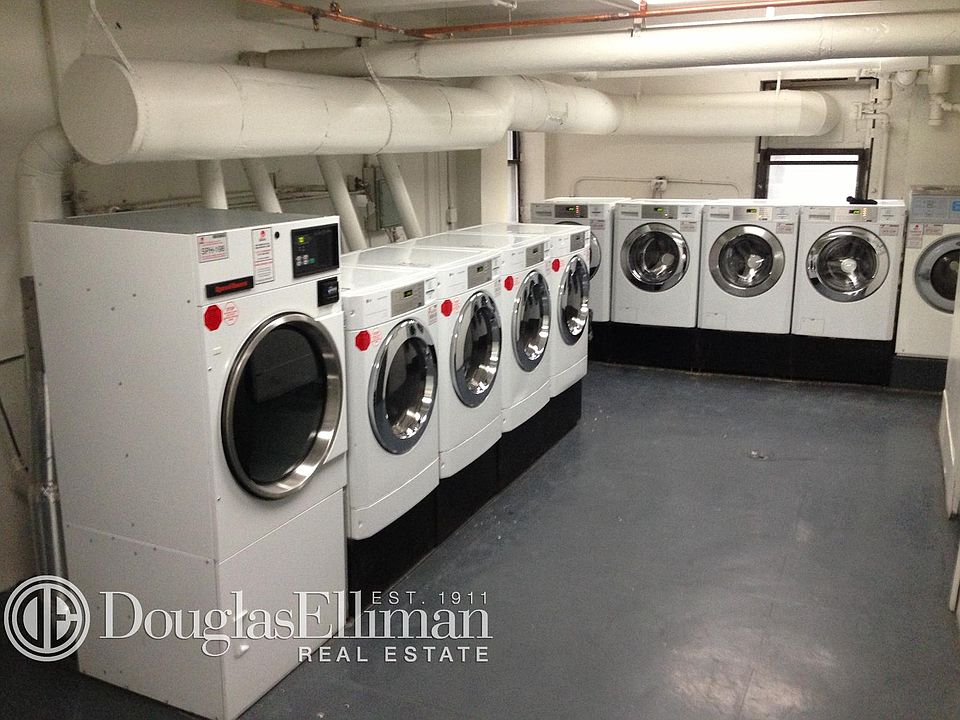 2nd image of 141 E 56th St APT 3h