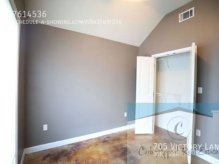 705 Victory Ln — Photo 16