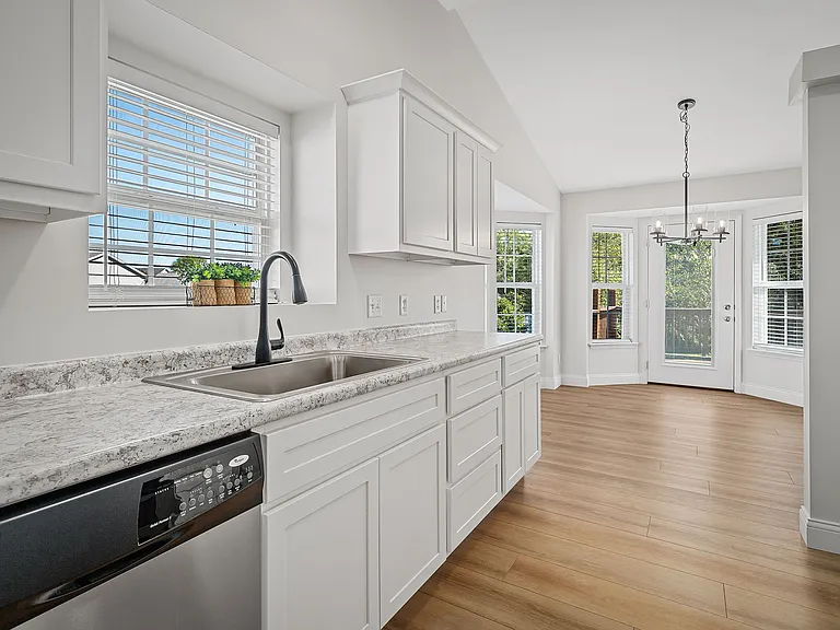 175 Shadow Pointe Dr — Photo 9