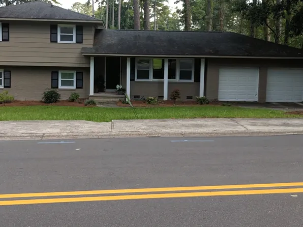 226 Meadow Lake Dr, Columbia, SC 29203