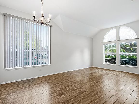 Additional Living Room