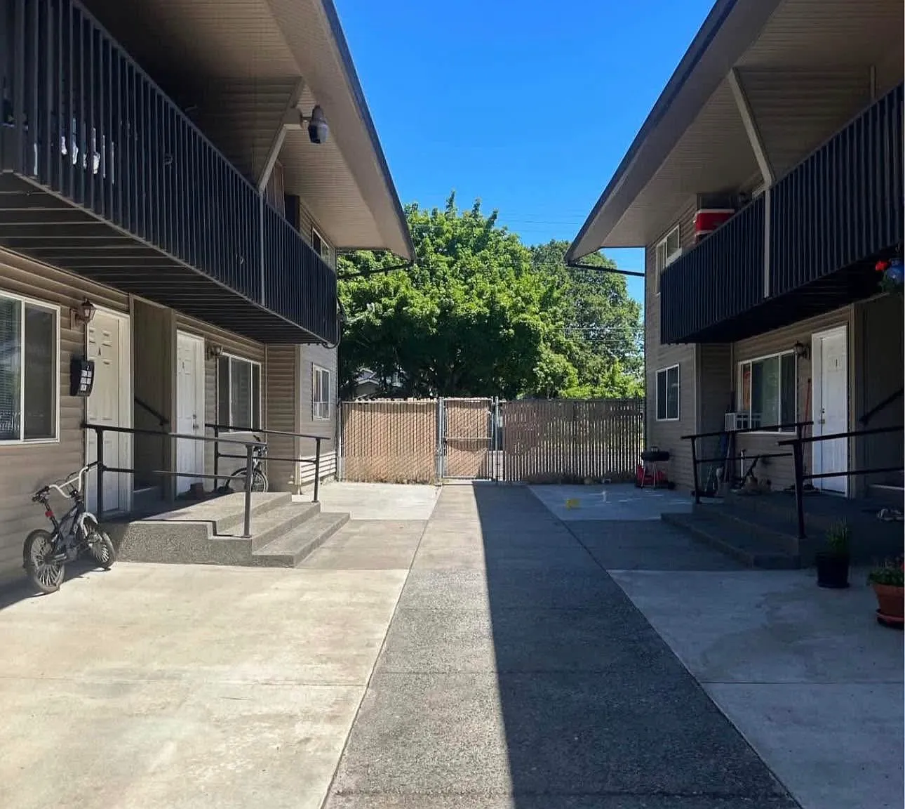 2 bed, 860 sqft, $1,550 — Photo 1