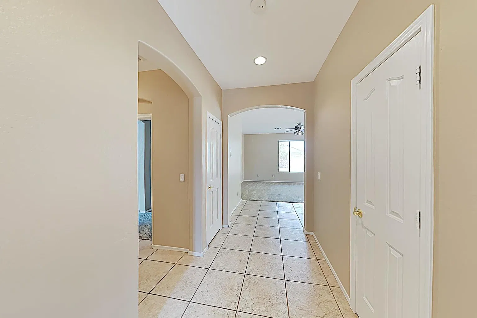3 bed, 1719 sqft, $2,200 — Photo 2