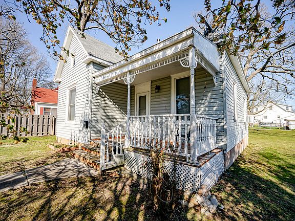 5th image of 917 7th Street