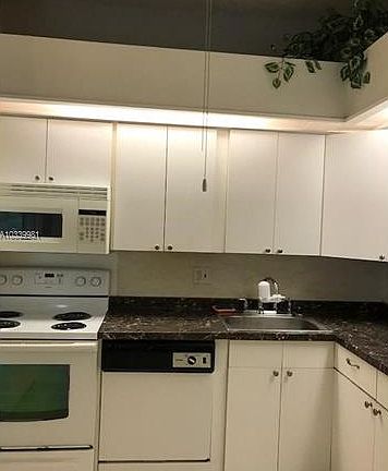 3rd image of 9670 S Belfort Cir