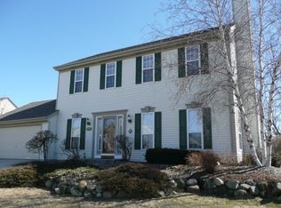 2512 Fox River Pkwy, Waukesha, WI 53189