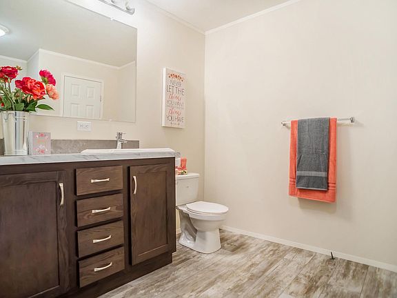 3rd image of 83 Greenmeadow Dr