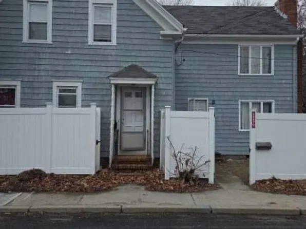 1987 Elmwood Ave, Warwick, RI 02888