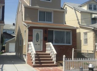 11454 212th St, Cambria Heights, NY 11411