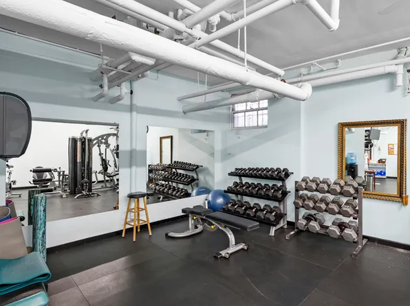 390 Riverside Drive image 11 of 13