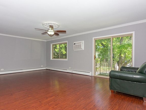 4th image of 531 Carlysle Dr APT 11