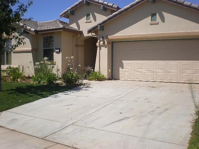 1st image of 131 Ashworth Dr