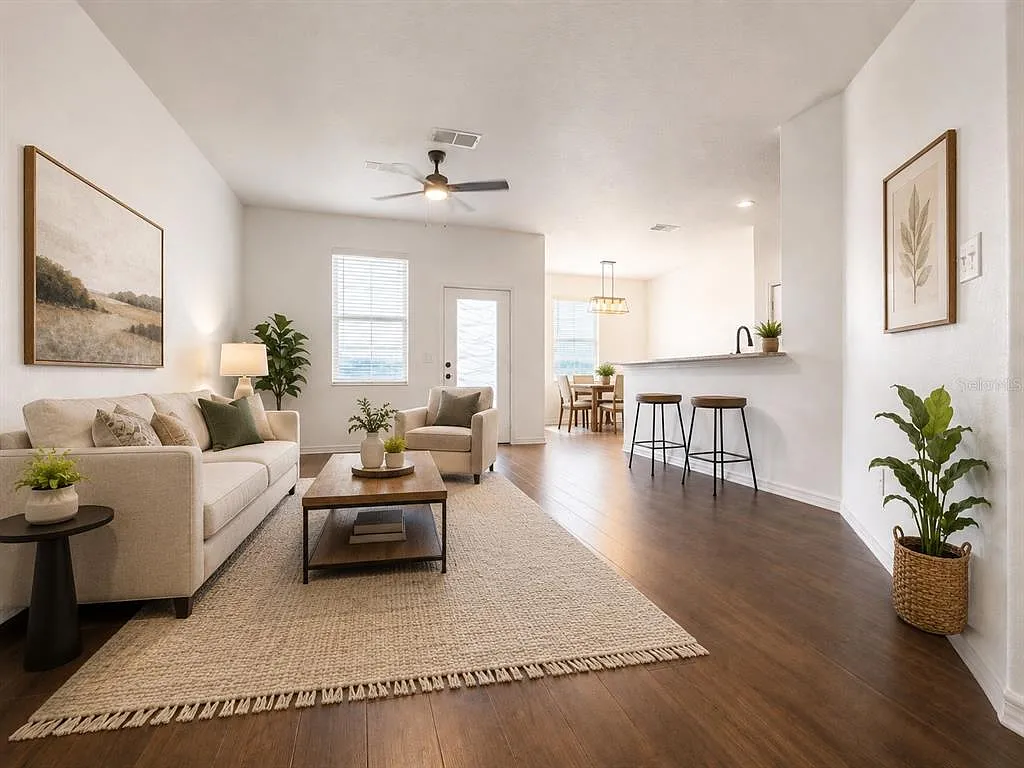 3 bed, 2.5 bath, 1884 sqft, $2,600 — Photo 3