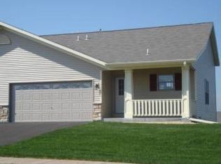 1745 Ponderosa Ln, New Richmond, WI 54017
