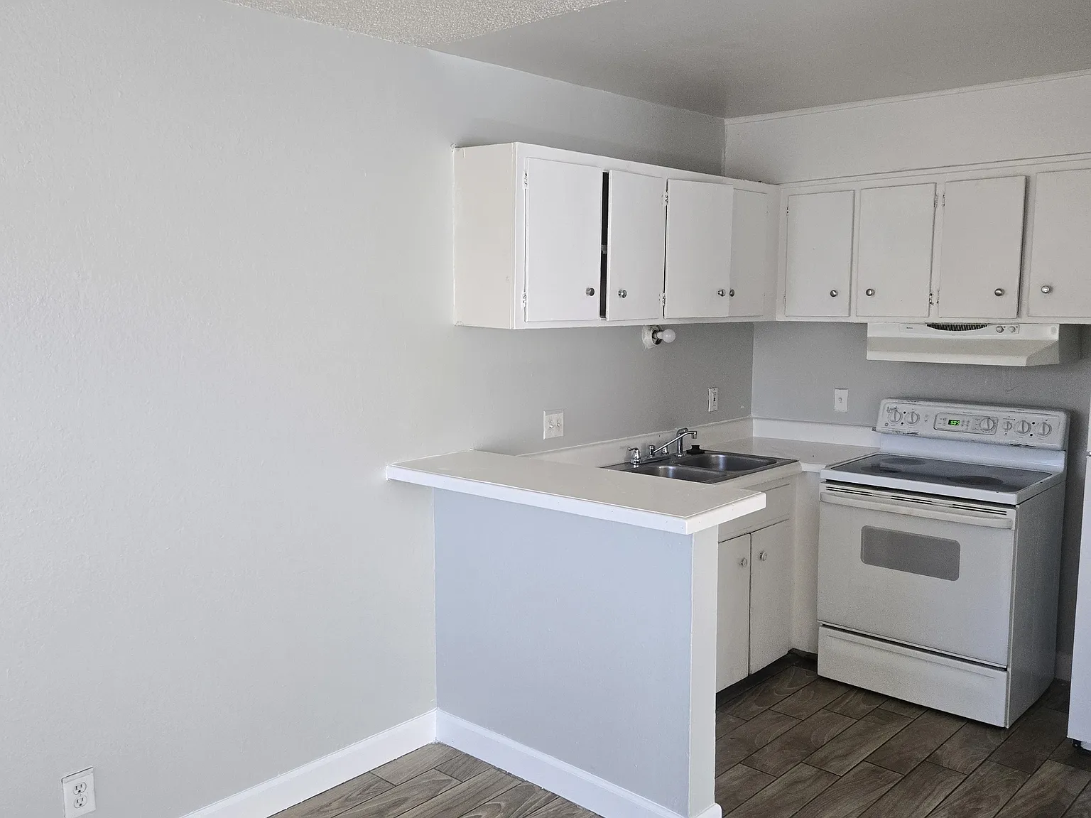 2 bed, 731 sqft, $1,000 — Photo 3