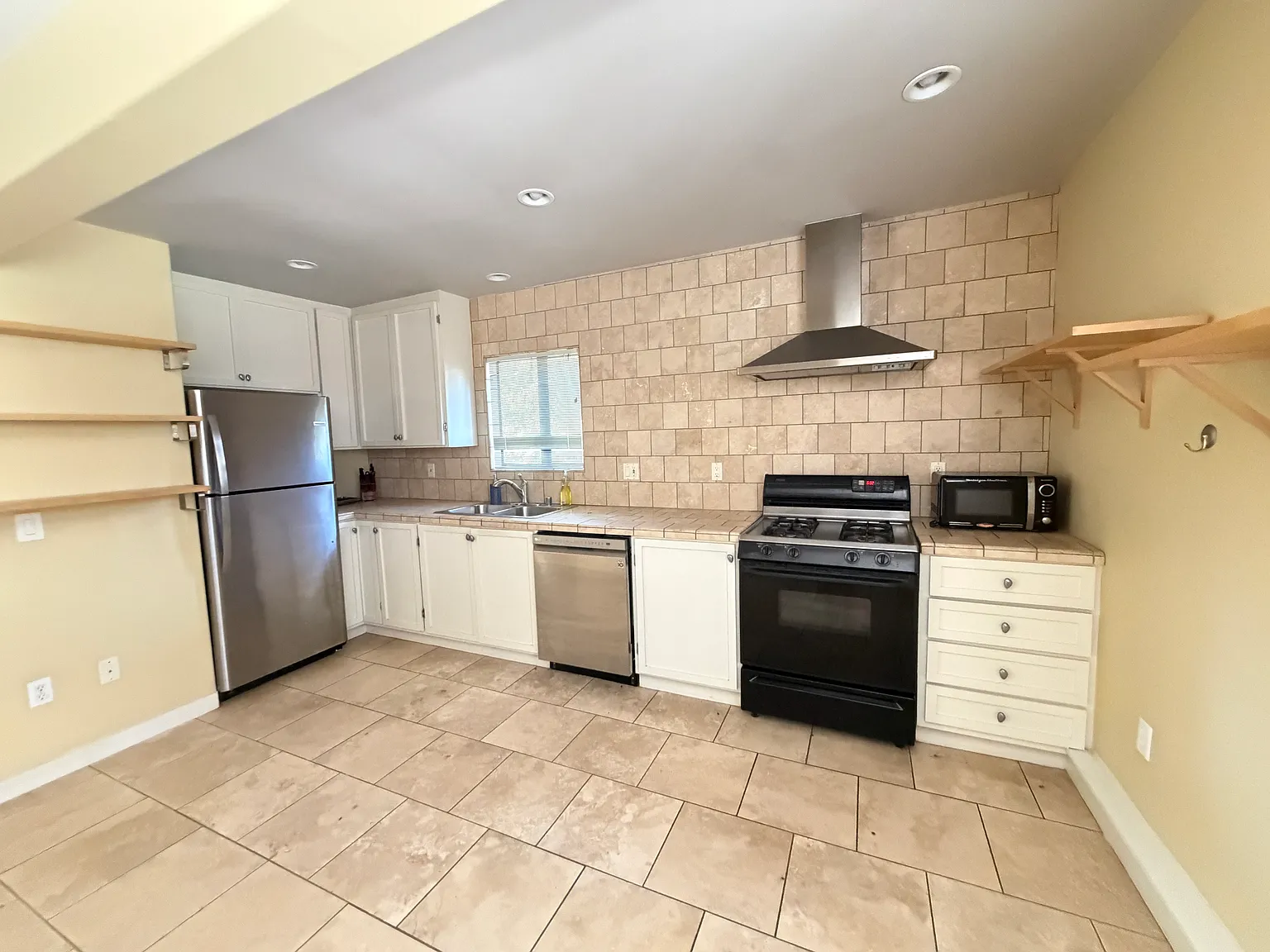 1 bed, $4,500 — Photo 3